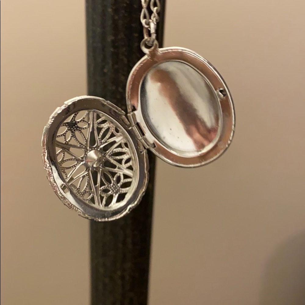 Silver Locket - Picture 3 of 6